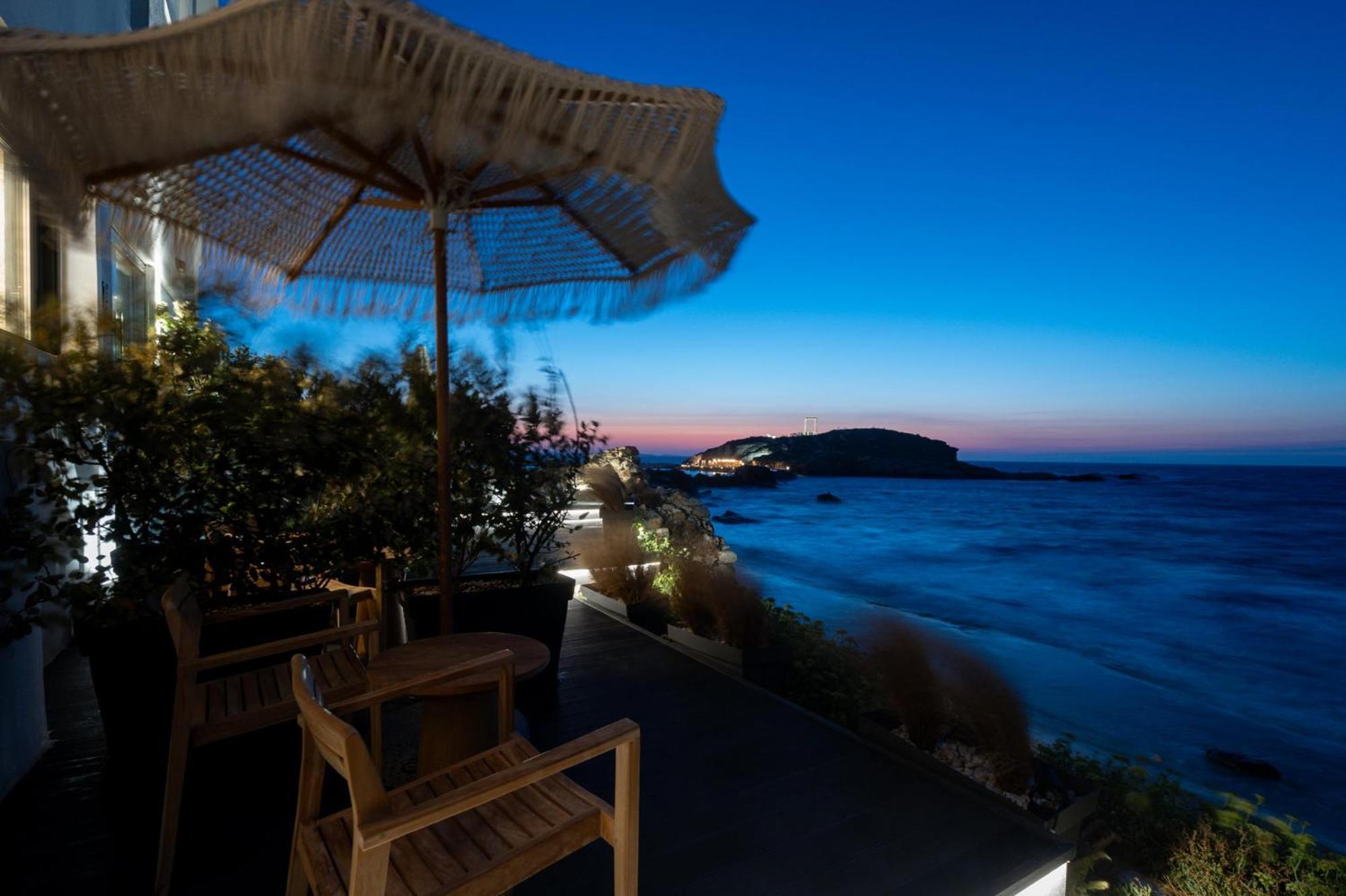 Portara Seaside Luxury Suites Naxos City Exterior photo
